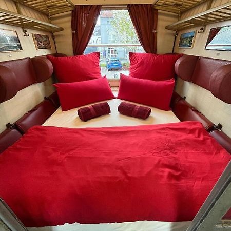 Uebernachten Im Nostalgischen Bahnwaggon Bogen Exterior photo